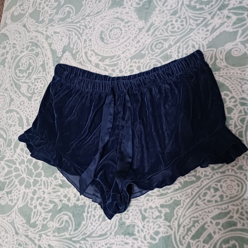 Victoria's Secert Velvet Ruffle Shorts L